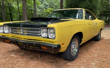 Plymouth-Road-runner-1969-Yellow-Black-26