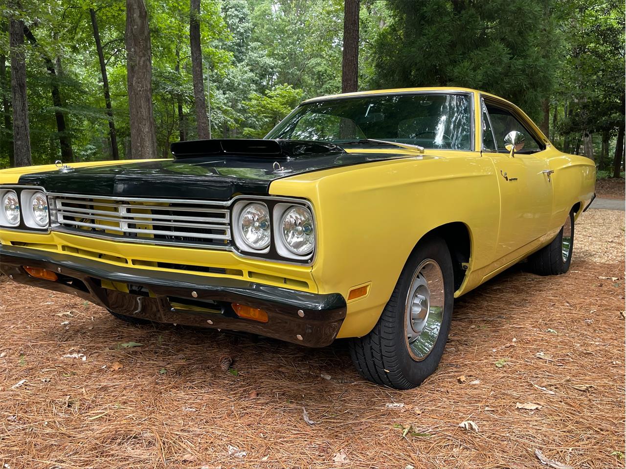 Plymouth-Road-runner-1969-Yellow-Black-26