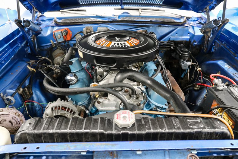 Plymouth-Road-runner-1971-BLUE-Blue-10