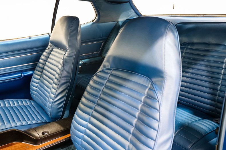 Plymouth-Road-runner-1971-BLUE-Blue-14