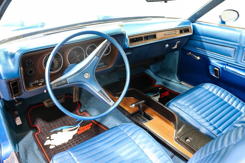 Plymouth-Road-runner-1971-BLUE-Blue-16