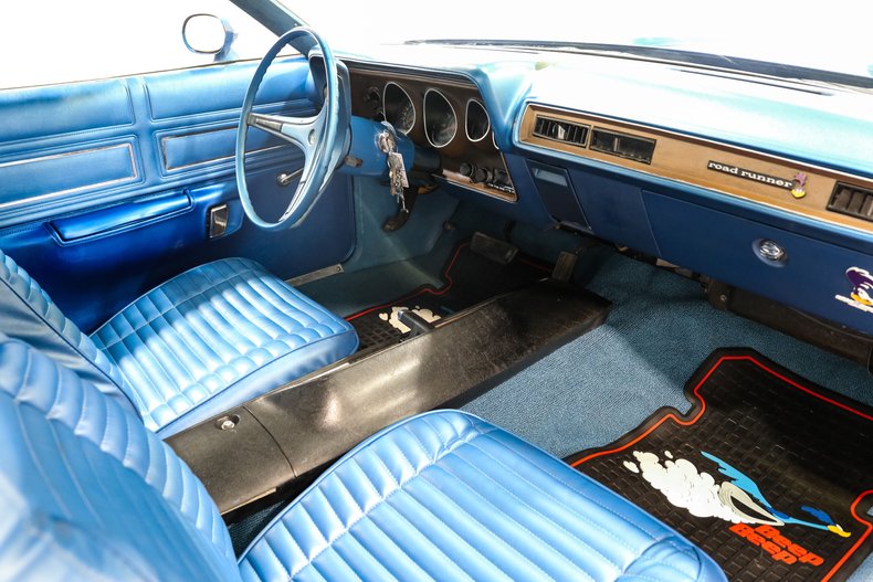 Plymouth-Road-runner-1971-BLUE-Blue-18