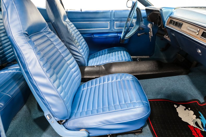 Plymouth-Road-runner-1971-BLUE-Blue-19