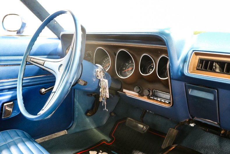 Plymouth-Road-runner-1971-BLUE-Blue-21