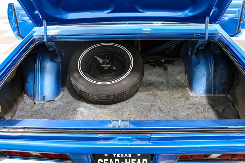 Plymouth-Road-runner-1971-BLUE-Blue-23