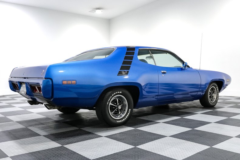 Plymouth-Road-runner-1971-BLUE-Blue-7