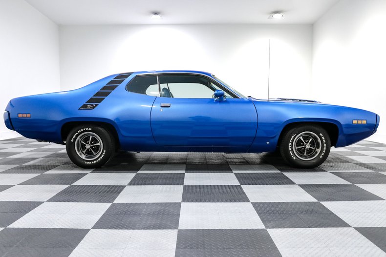 Plymouth-Road-runner-1971-BLUE-Blue-8