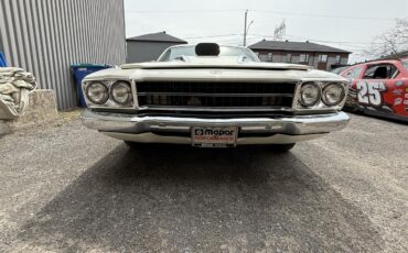 Plymouth-Road-runner-1974-White-Black-2