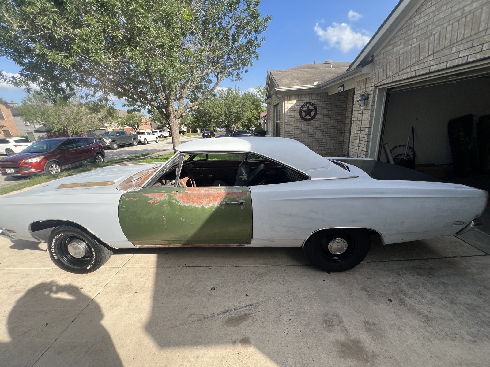 Plymouth-Roadrunner-1969-2