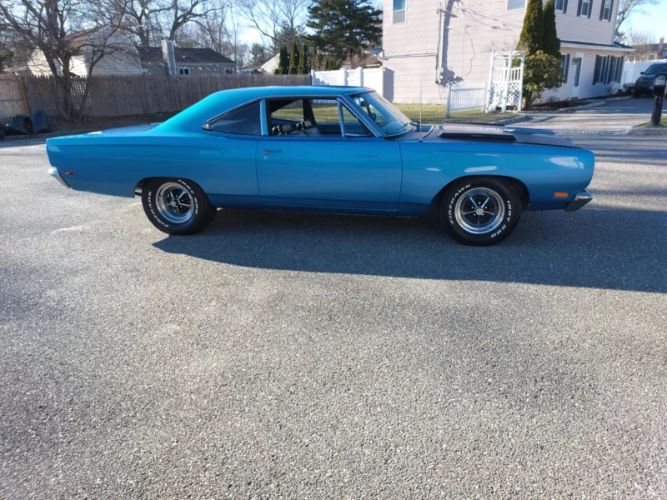 Plymouth-Roadrunner-1969-Blue-9