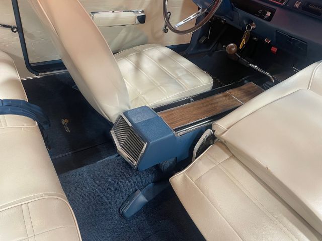 Plymouth-Roadrunner-1969-Jamaica-Blue-Metalli-White-12
