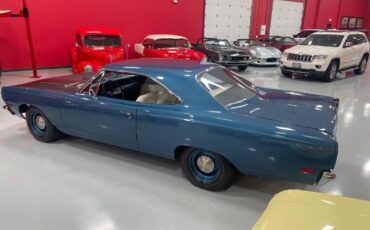 Plymouth-Roadrunner-1969-Jamaica-Blue-Metalli-White-4