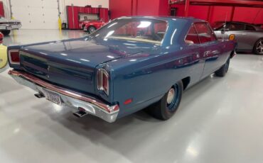 Plymouth-Roadrunner-1969-Jamaica-Blue-Metalli-White-7