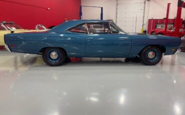 Plymouth-Roadrunner-1969-Jamaica-Blue-Metalli-White-9
