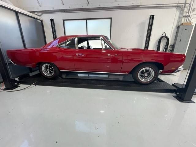 Plymouth-Roadrunner-1969-Red-17