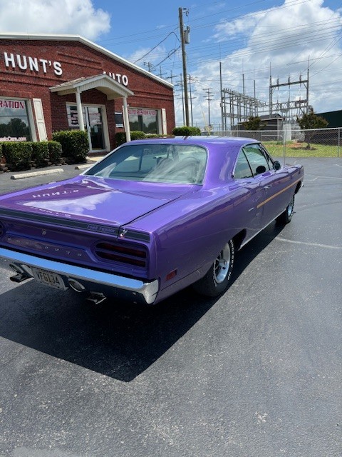Plymouth-Roadrunner-1970-2-Door-Hardtpp-2