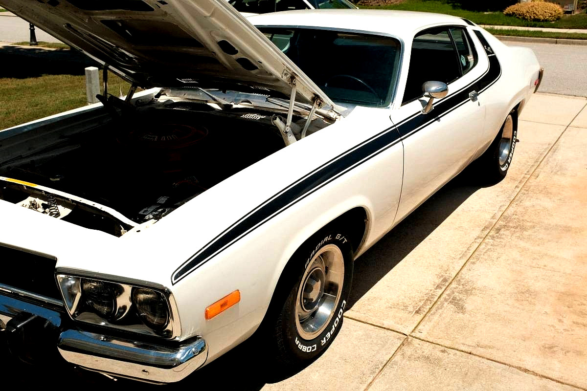 Plymouth-Roadrunner-1973-Coupe-1