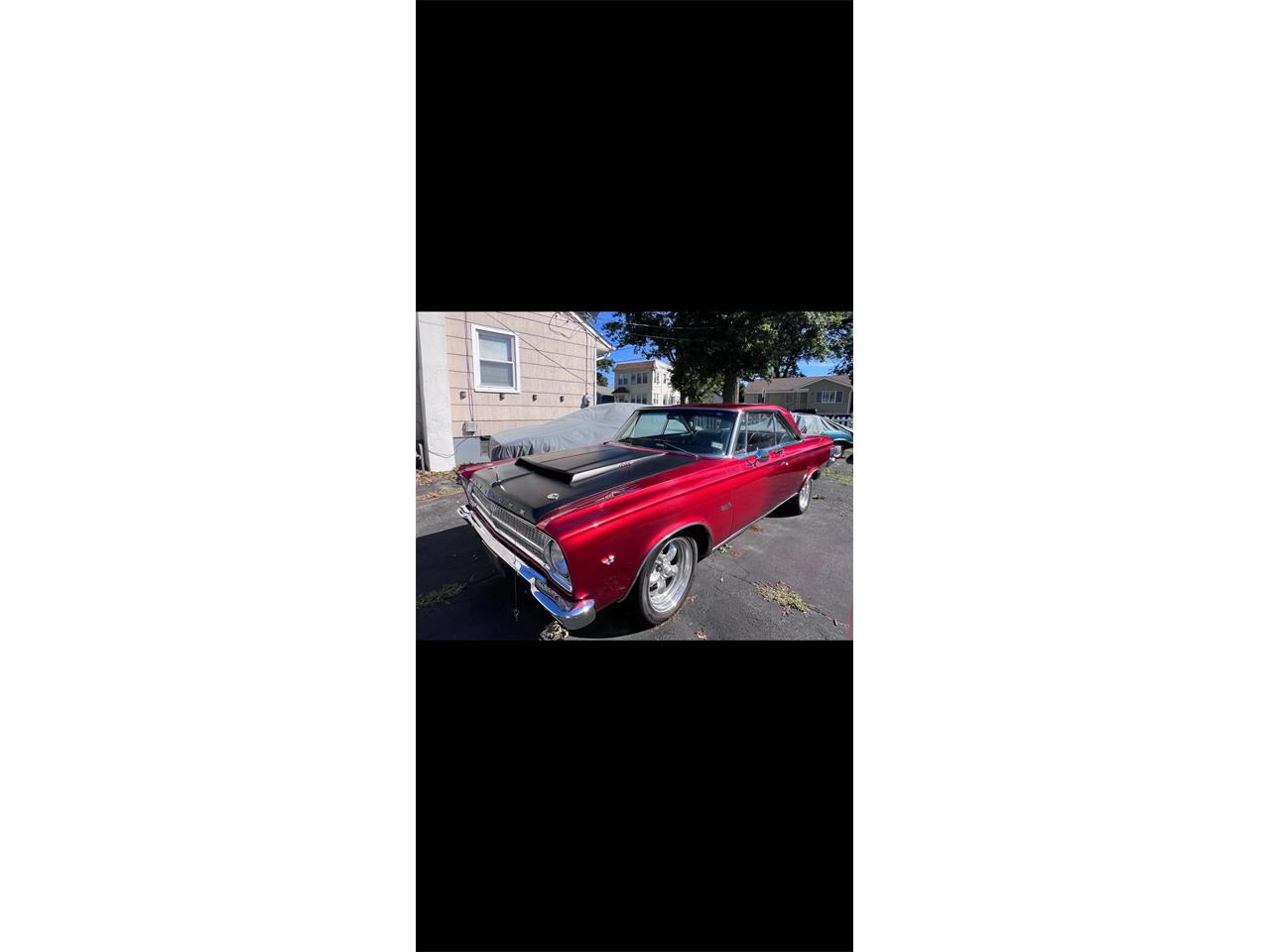 Plymouth-Satellite-1965-Candy-Apple-Red-Black-2