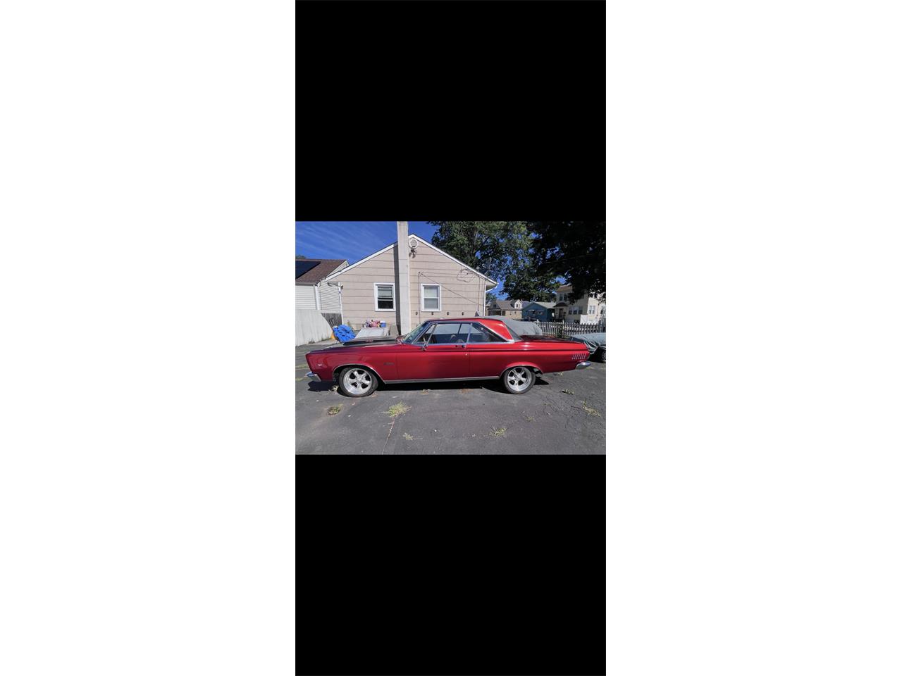 Plymouth-Satellite-1965-Candy-Apple-Red-Black-3
