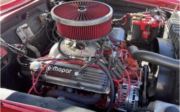 Plymouth-Satellite-1965-Candy-Apple-Red-Black-5