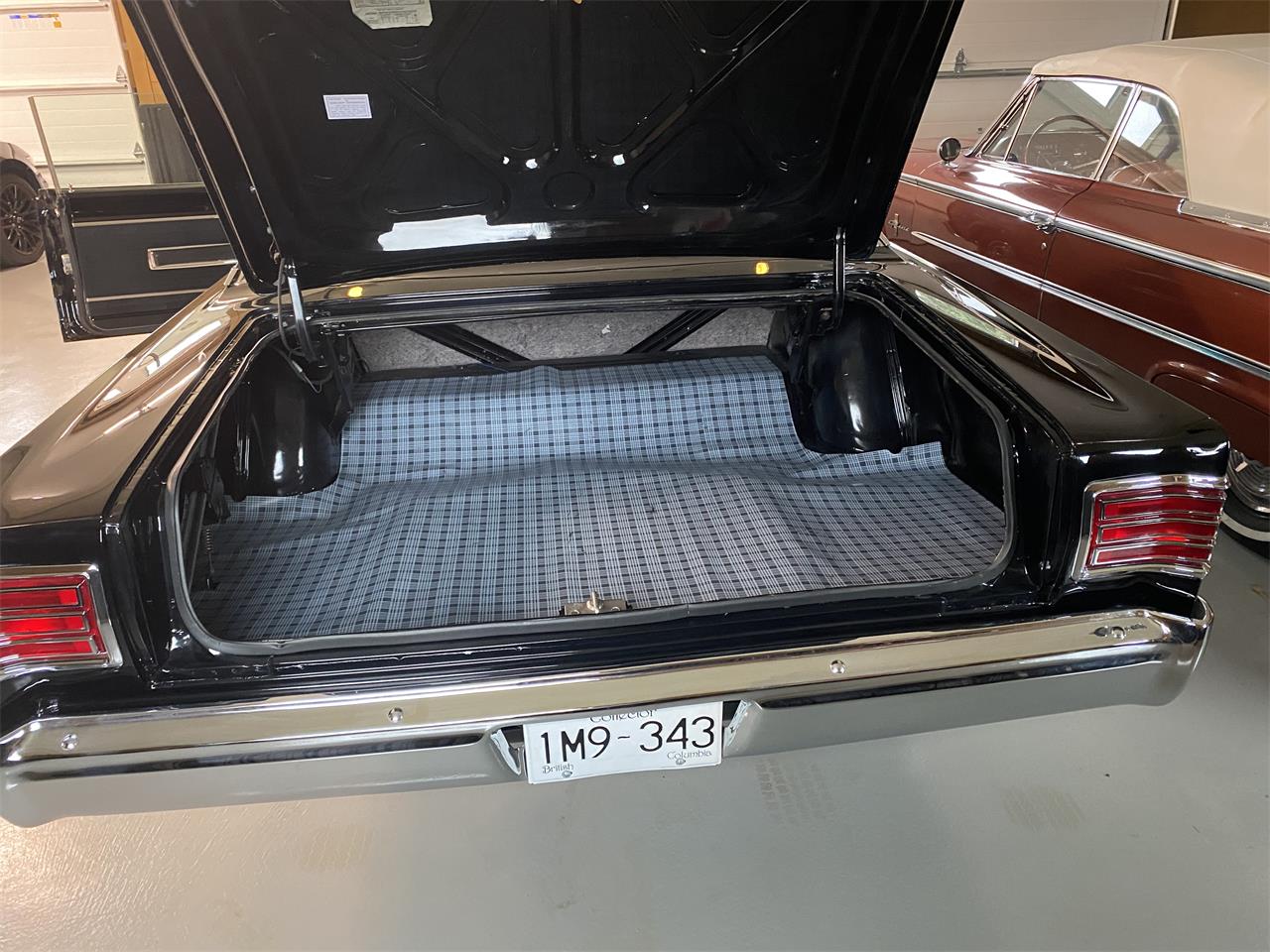 Plymouth-Satellite-1966-Black-Black-21
