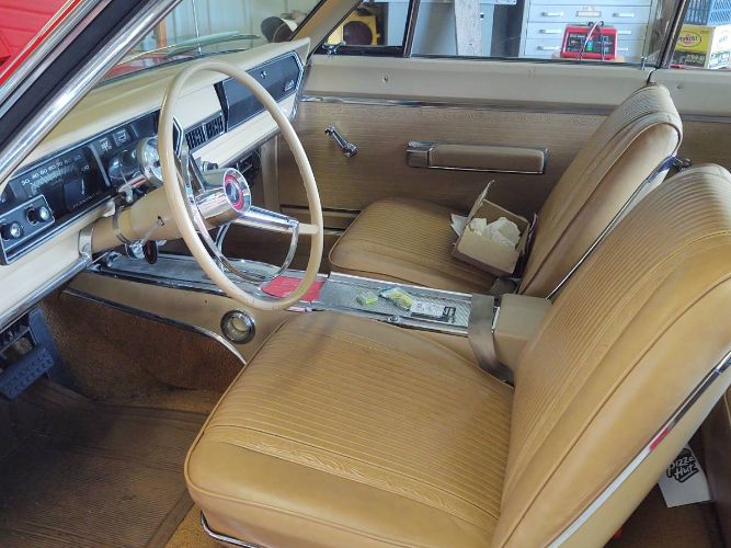 Plymouth-Satellite-1966-Red-Tan-12