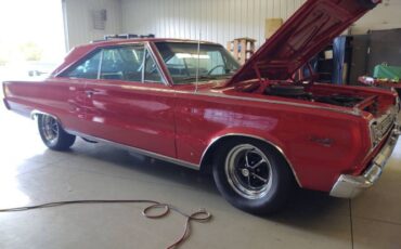 Plymouth-Satellite-1966-Red-Tan