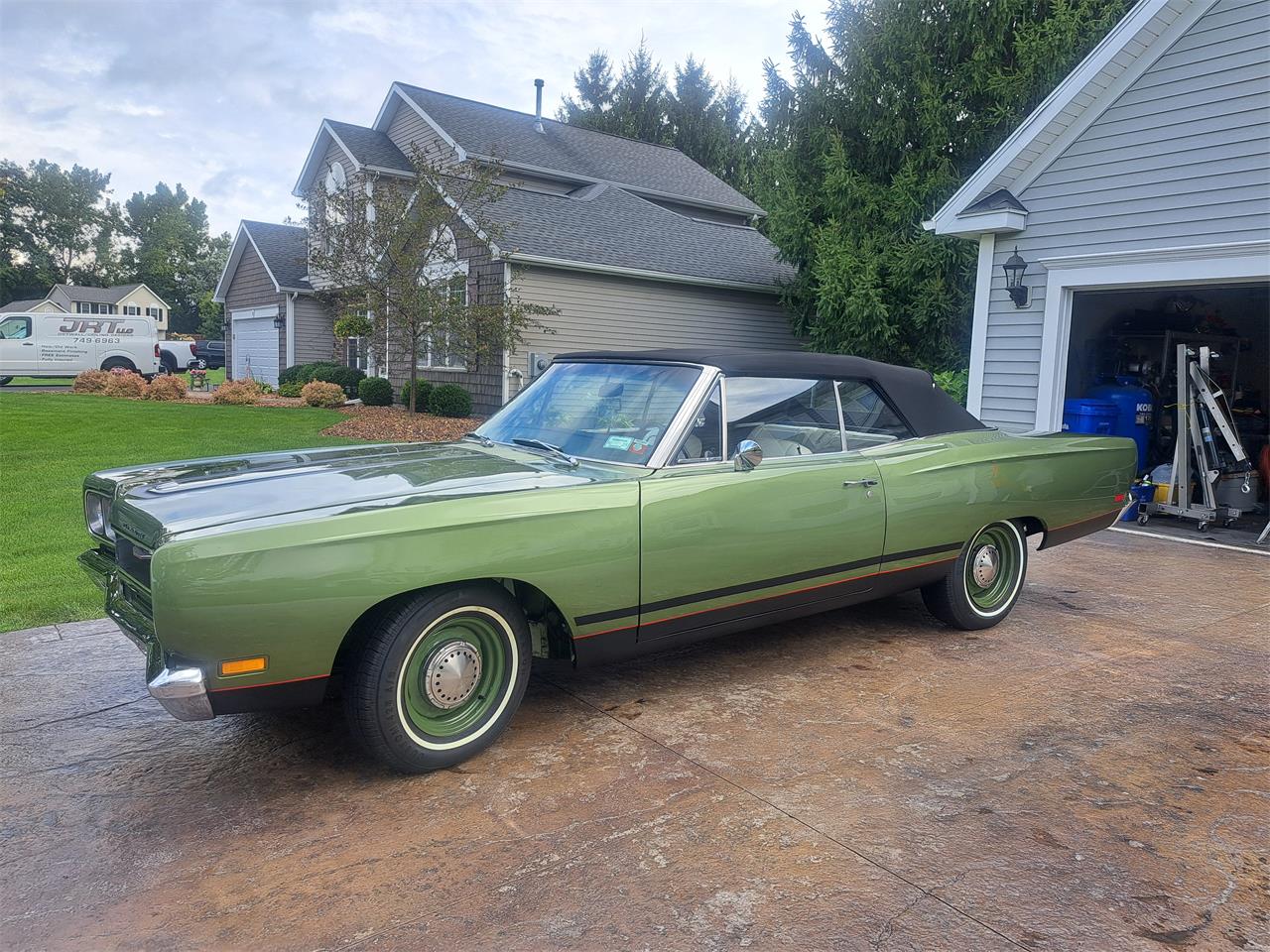 Plymouth-Satellite-1969-Green-White-11