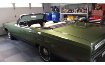 Plymouth-Satellite-1969-Green-White-3