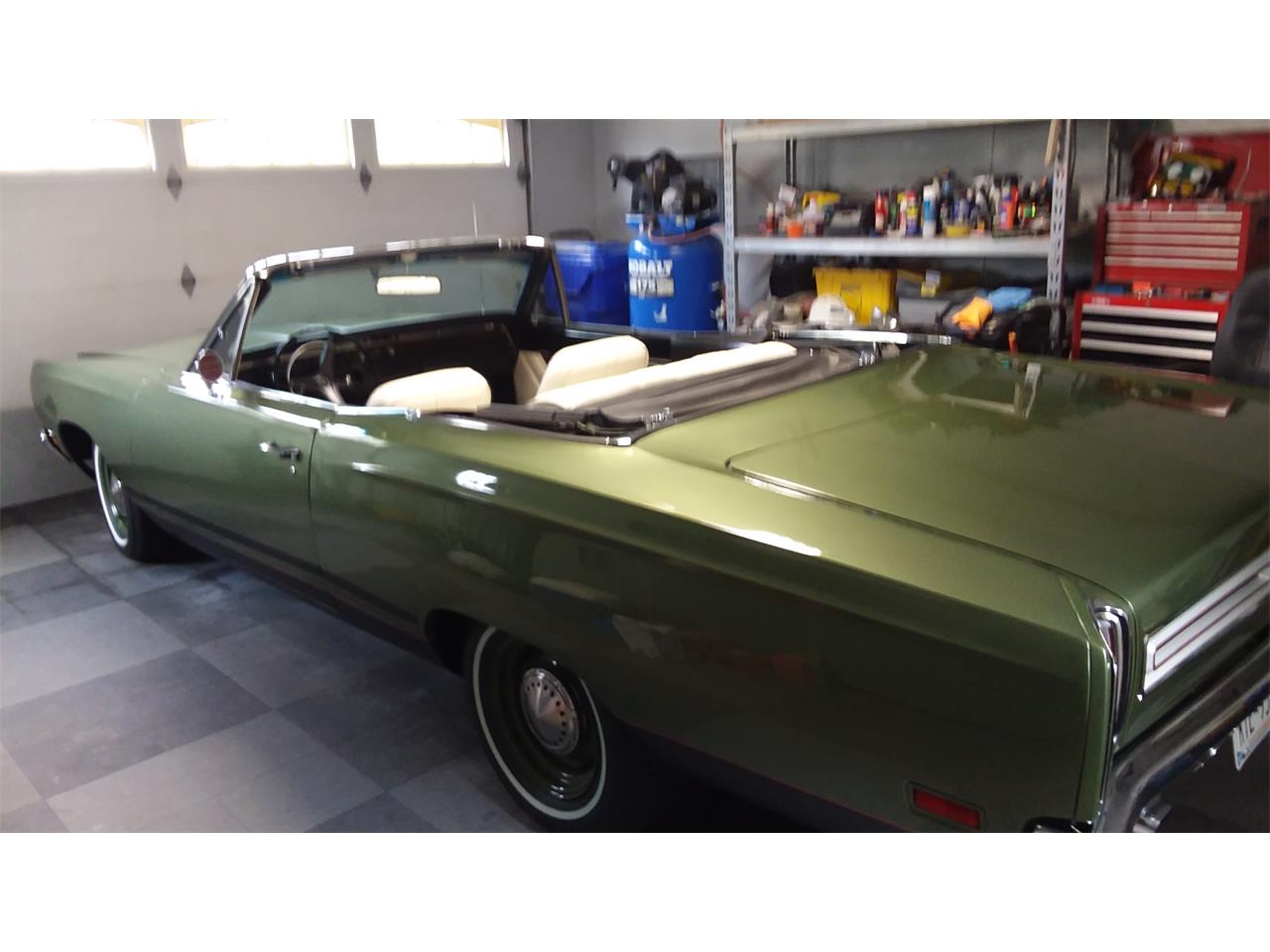 Plymouth-Satellite-1969-Green-White-3