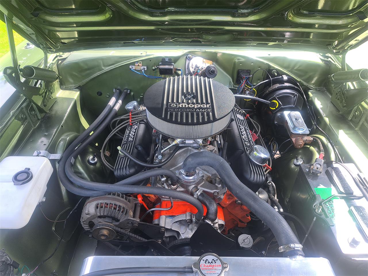 Plymouth-Satellite-1969-Green-White-8