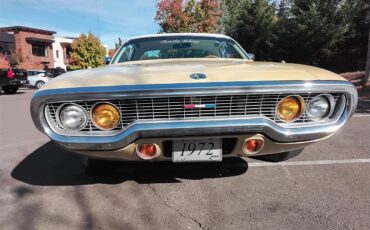 Plymouth-Satellite-1972-French-Vanilla-White-13