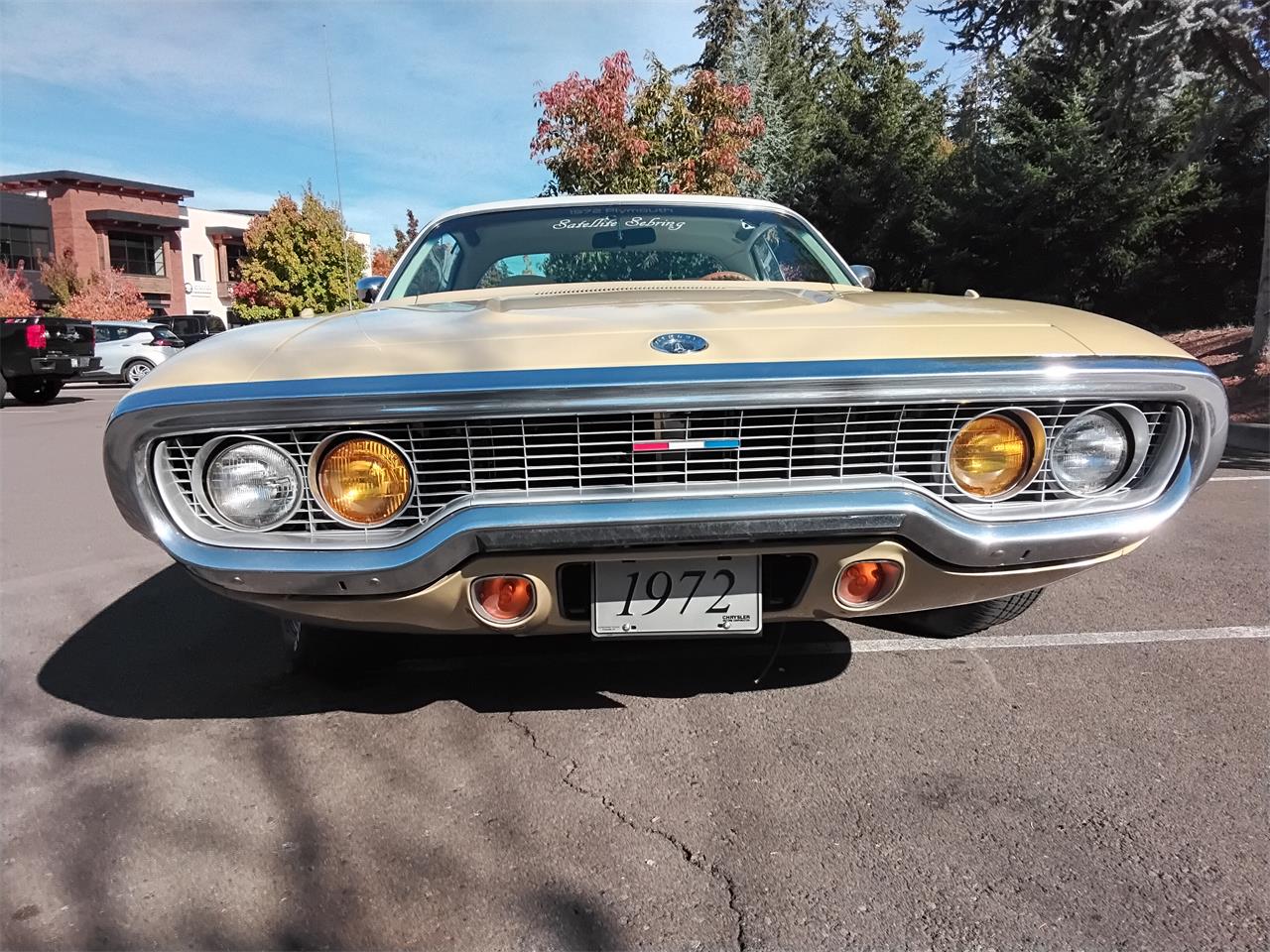 Plymouth-Satellite-1972-French-Vanilla-White-13
