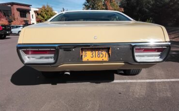 Plymouth-Satellite-1972-French-Vanilla-White-15