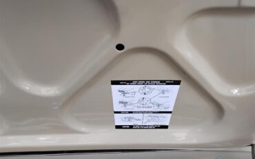 Plymouth-Satellite-1972-French-Vanilla-White-19