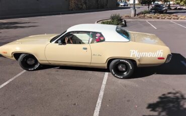 Plymouth-Satellite-1972-French-Vanilla-White-2