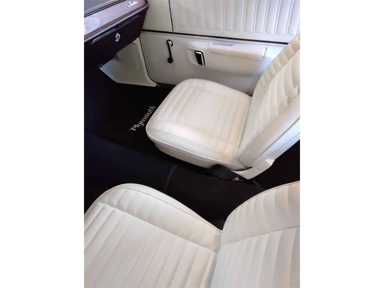 Plymouth-Satellite-1972-French-Vanilla-White-7