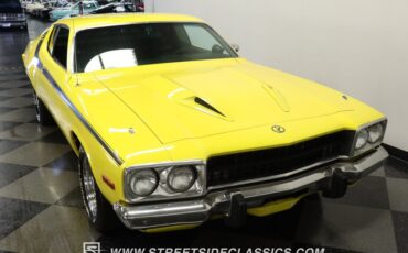 Plymouth-Satellite-1973-Yellow-Black-14