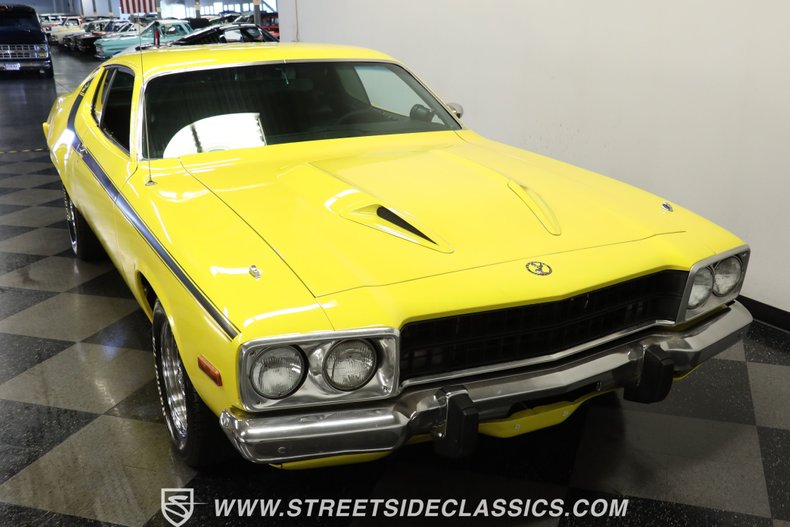 Plymouth-Satellite-1973-Yellow-Black-14