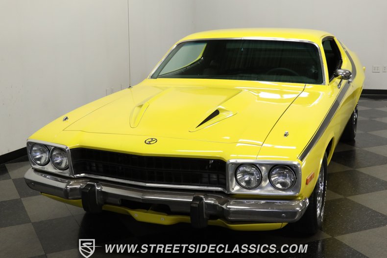 Plymouth-Satellite-1973-Yellow-Black-16