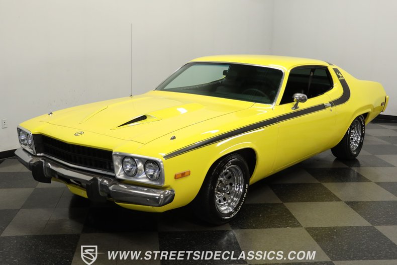 Plymouth-Satellite-1973-Yellow-Black-17