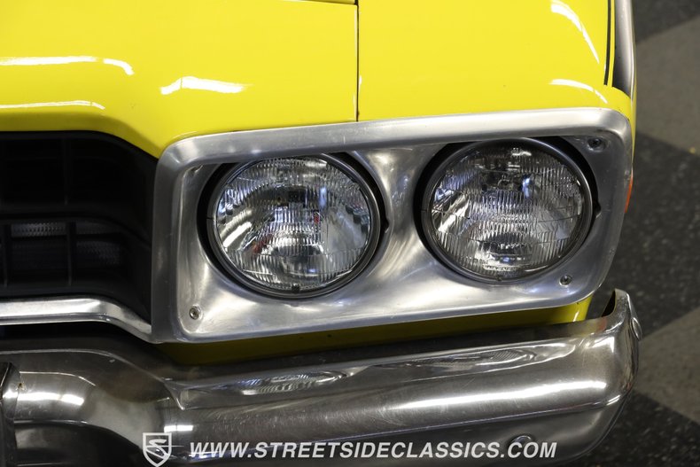 Plymouth-Satellite-1973-Yellow-Black-19
