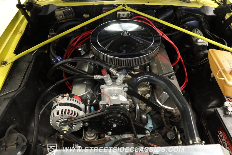 Plymouth-Satellite-1973-Yellow-Black-2