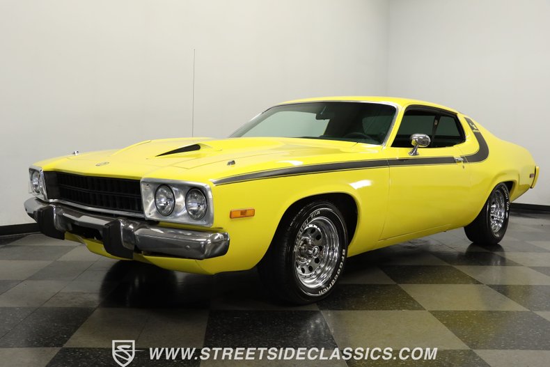 Plymouth-Satellite-1973-Yellow-Black-20