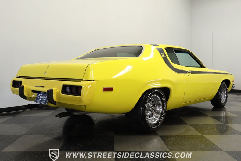 Plymouth-Satellite-1973-Yellow-Black-23