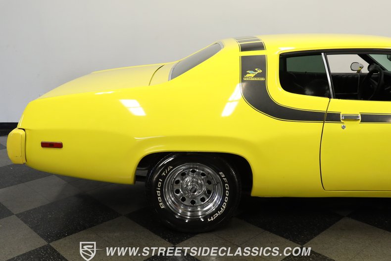 Plymouth-Satellite-1973-Yellow-Black-25