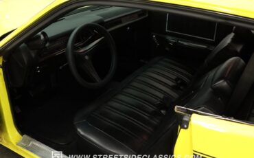Plymouth-Satellite-1973-Yellow-Black-3
