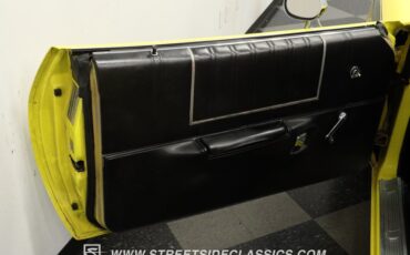 Plymouth-Satellite-1973-Yellow-Black-31