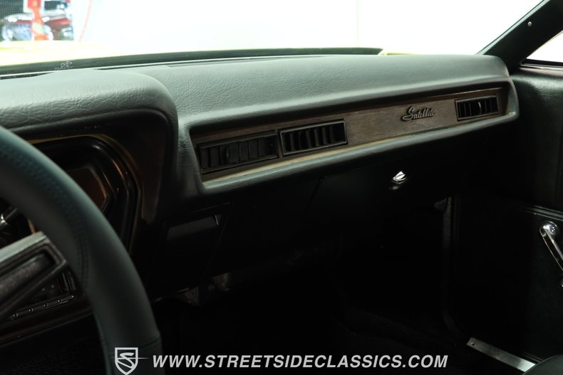 Plymouth-Satellite-1973-Yellow-Black-36