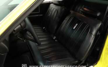 Plymouth-Satellite-1973-Yellow-Black-37